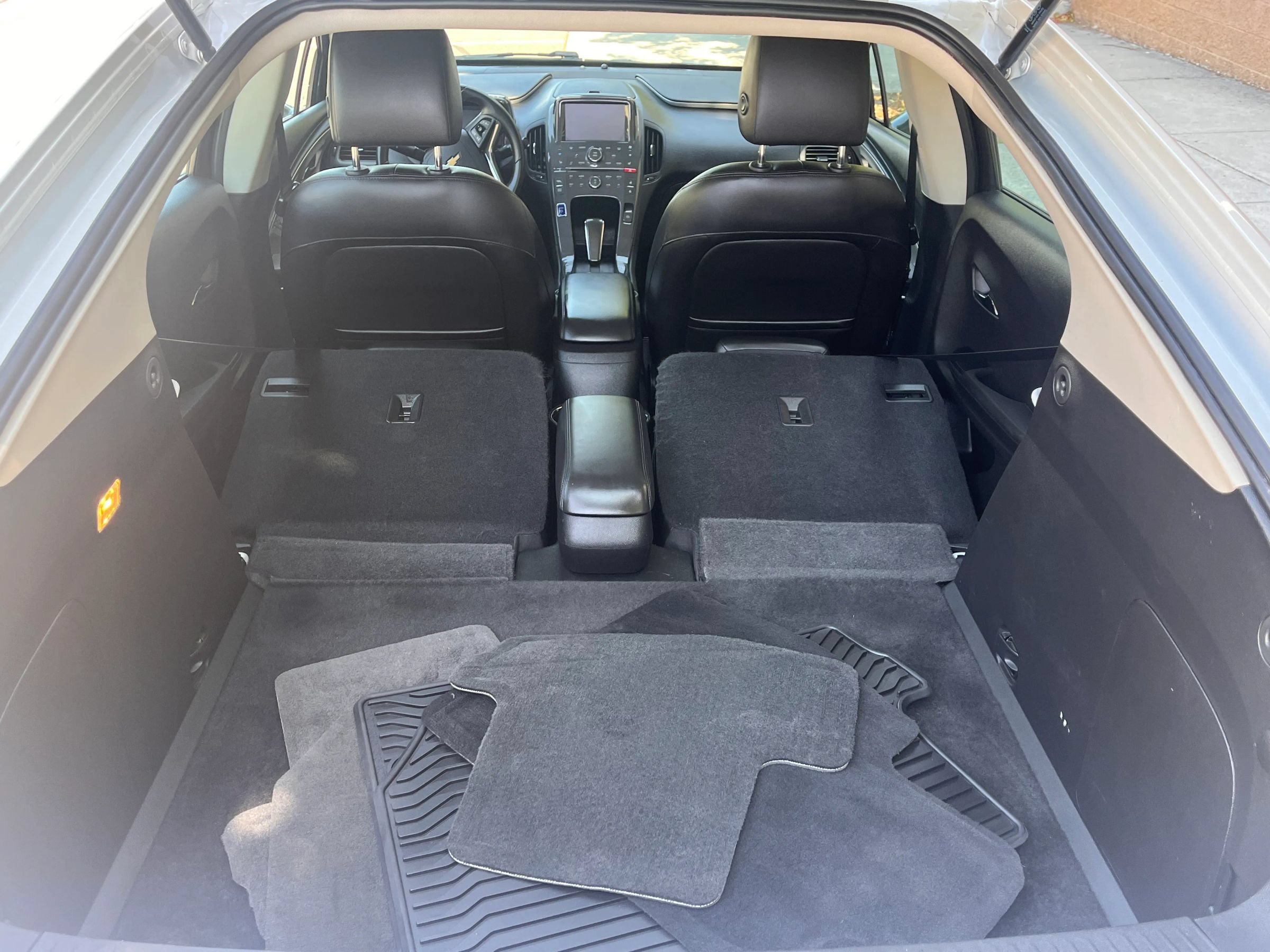 Used 2015 Chevrolet Volt Premium w/ Premium Trim Package FWD image 19