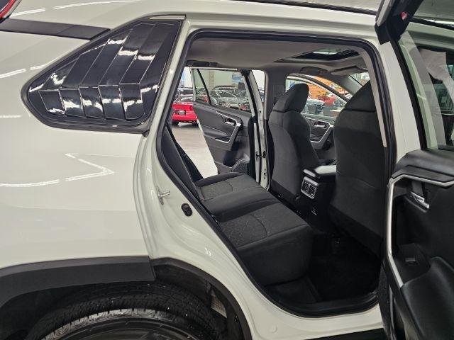 Used 2022 Toyota RAV4 XLE w/ Convenience Package FWD image 33