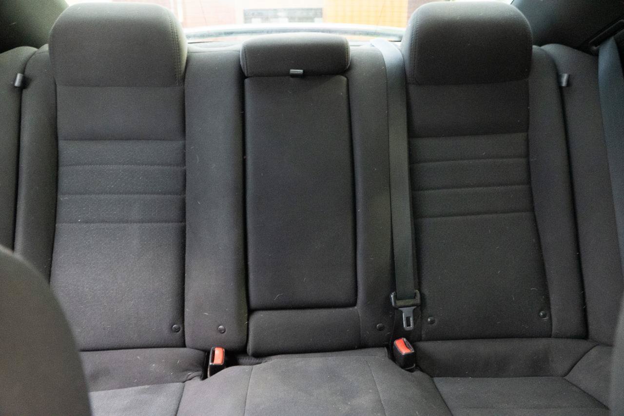 Used 2013 Dodge Charger SE RWD image 23