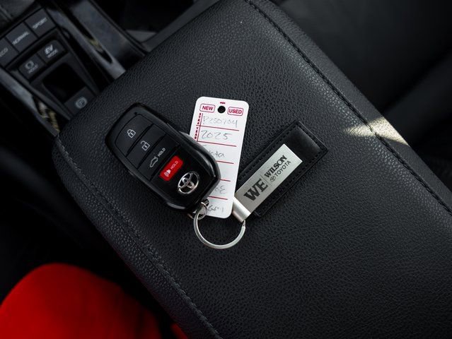 Used 2025 Toyota Camry XSE image 27