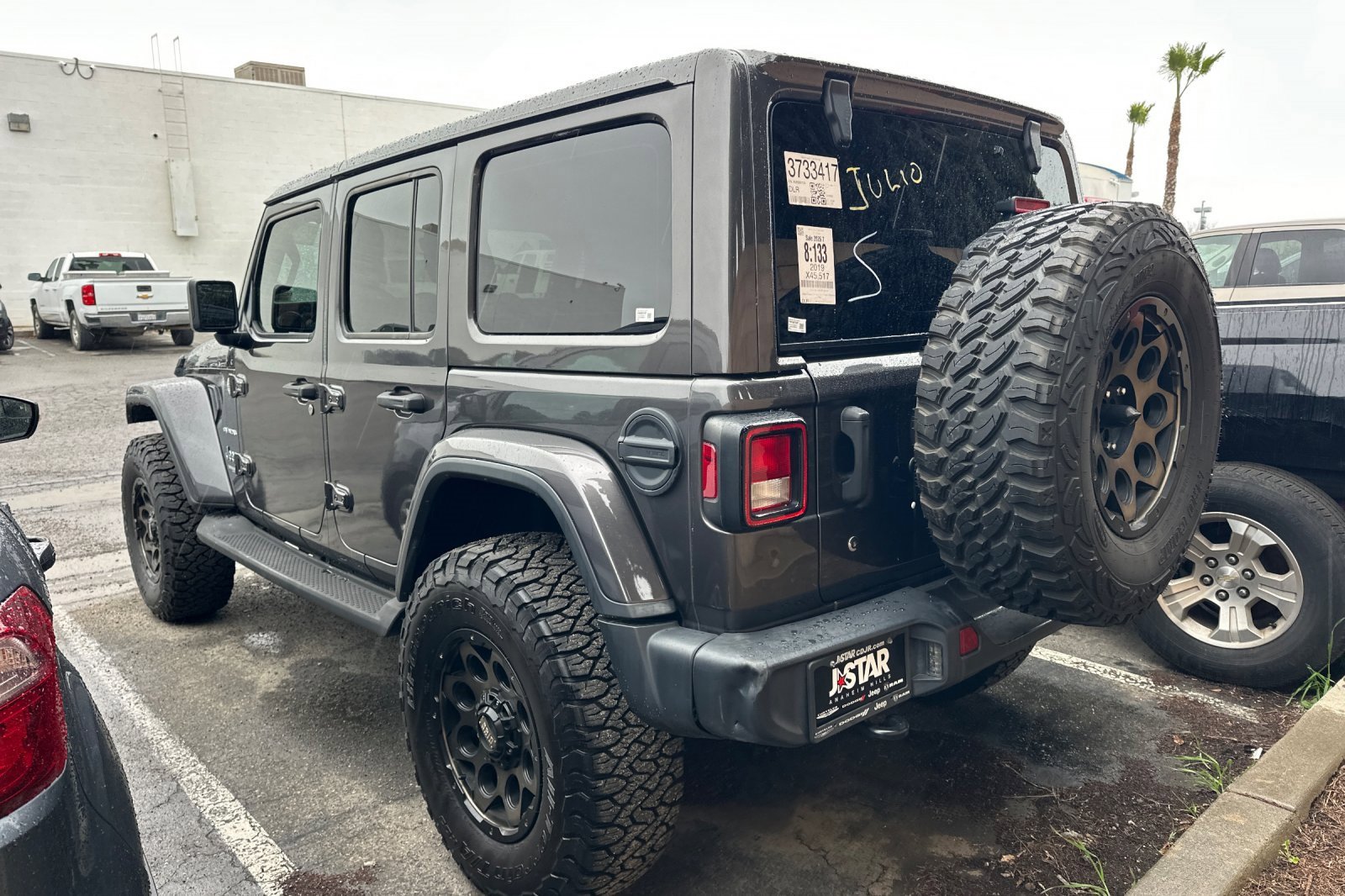 Used 2019 Jeep Wrangler Unlimited Sahara image 3