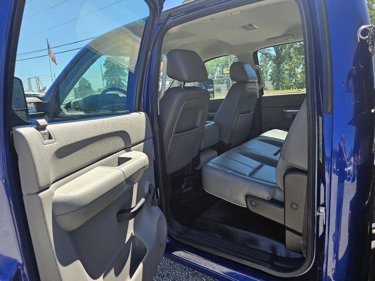 Used 2014 Chevrolet Silverado 3500 W/T w/ Skid Plate Package AWD/4WD image 36