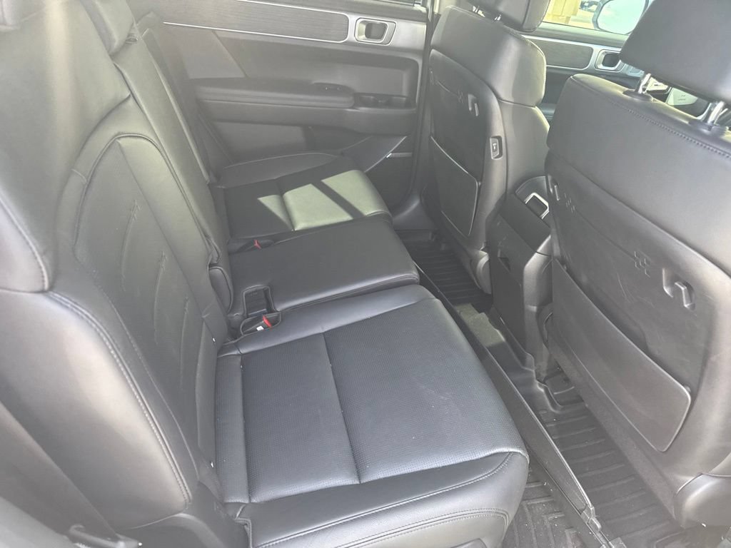 Used 2024 Hyundai Santa Fe Limited FWD image 12