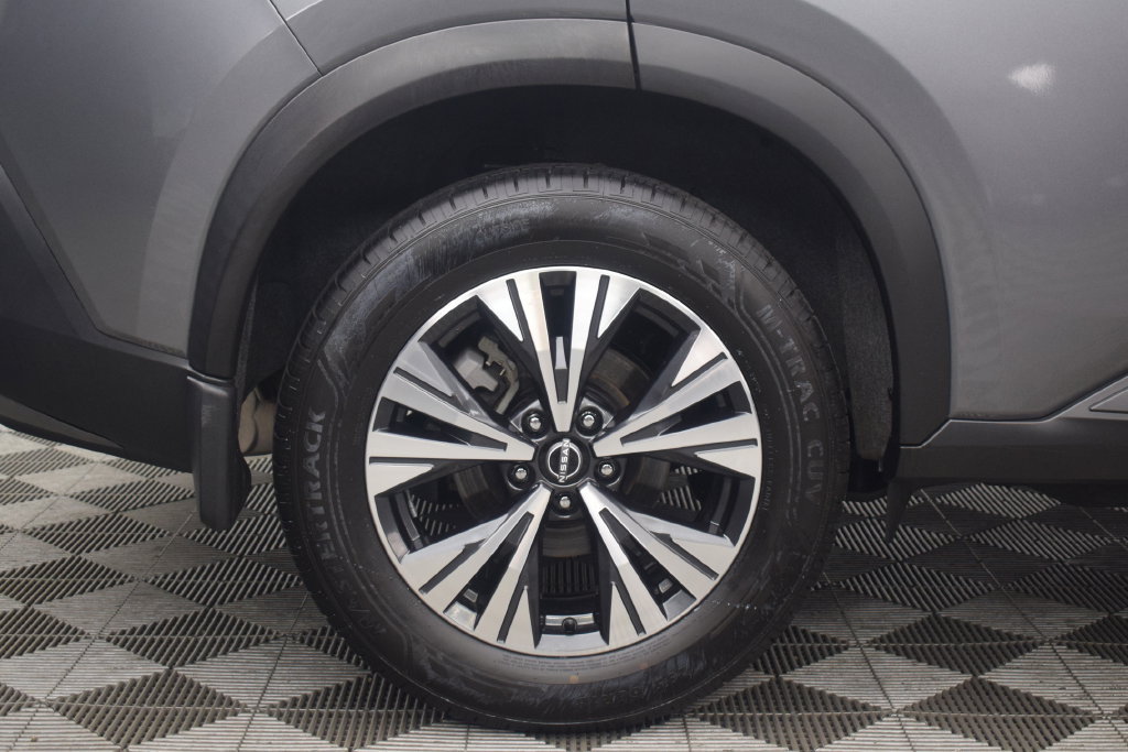 Used 2023 Nissan Rogue SV AWD/4WD image 25