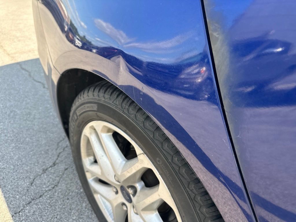 Used 2015 Ford Fusion SE FWD image 12