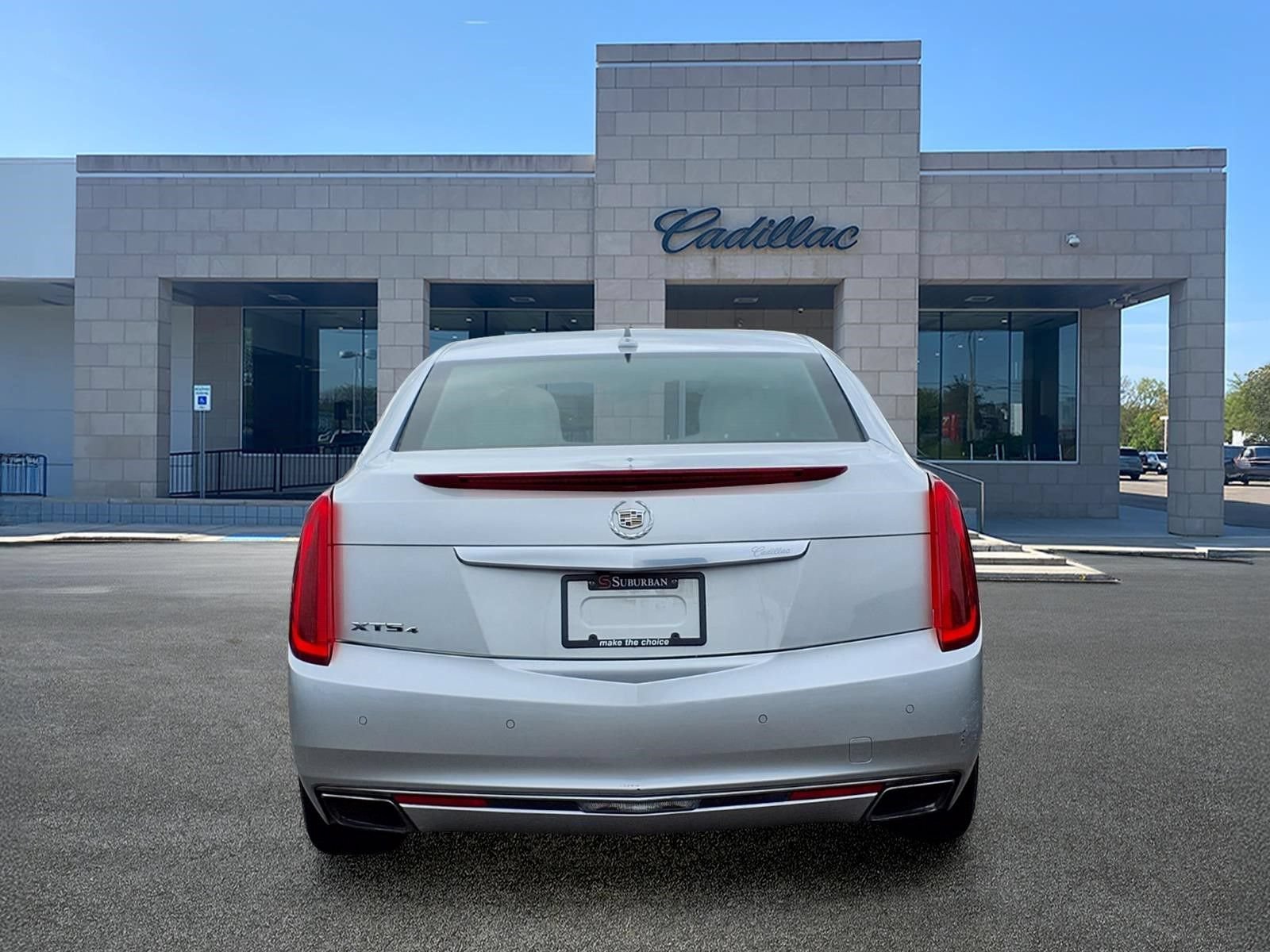 Used 2014 Cadillac XTS Luxury w/ Driver Awareness Package AWD/4WD image 5