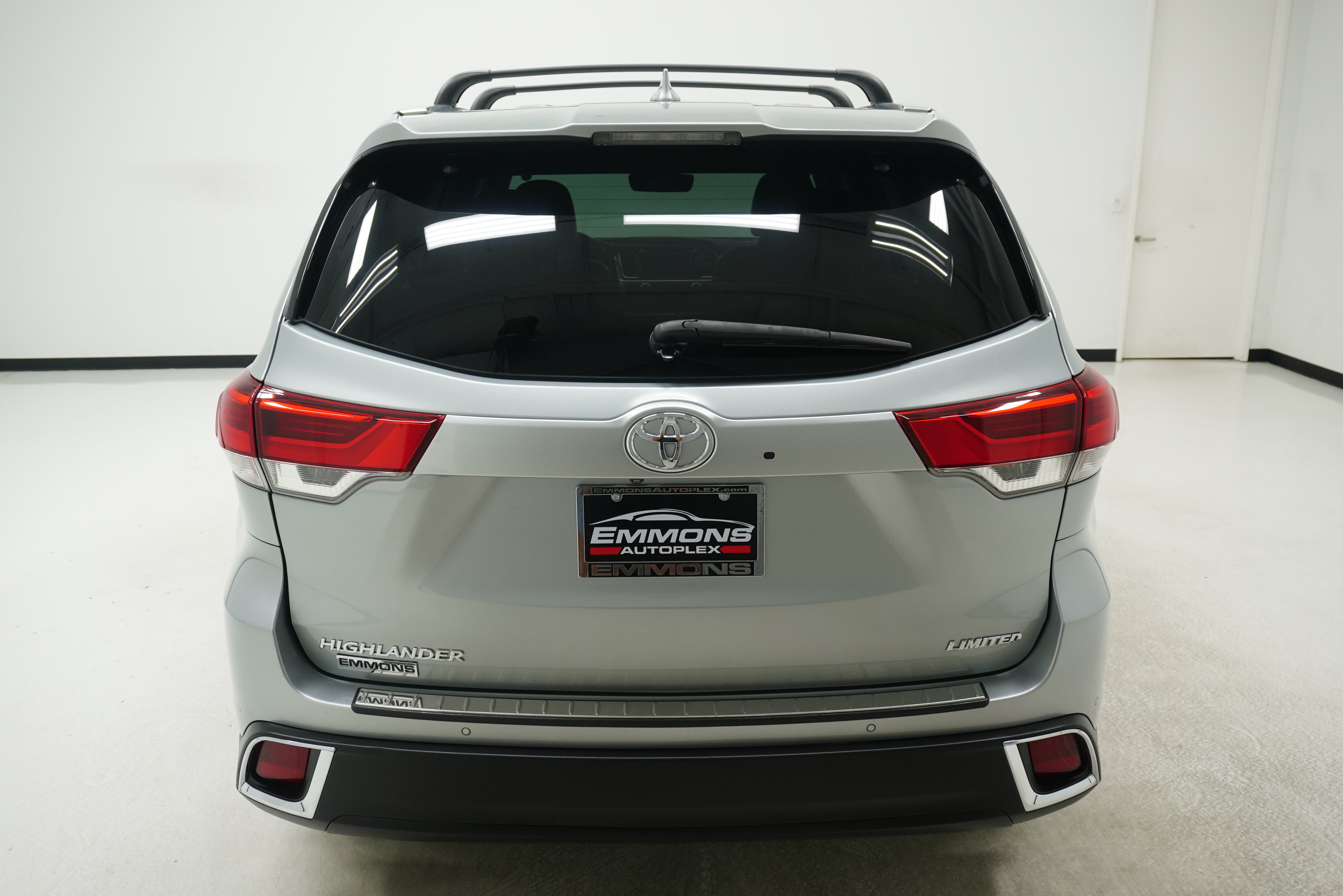 Used 2018 Toyota Highlander Limited FWD image 5