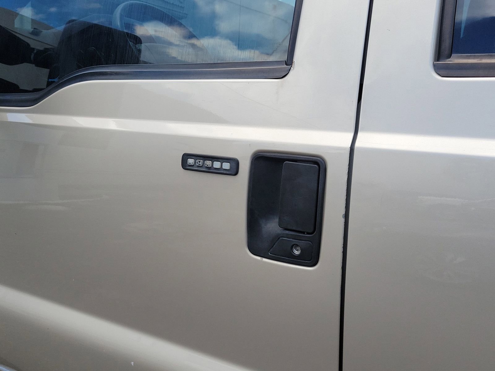 Used 2008 Ford F250 Lariat AWD/4WD image 7