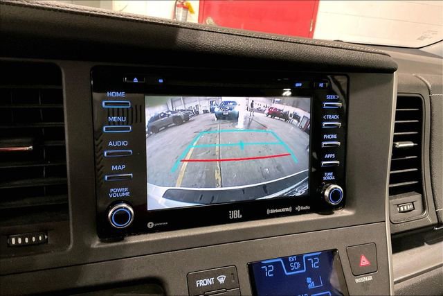 Used 2020 Toyota Sienna SE w/ SE Preferred Package FWD image 21
