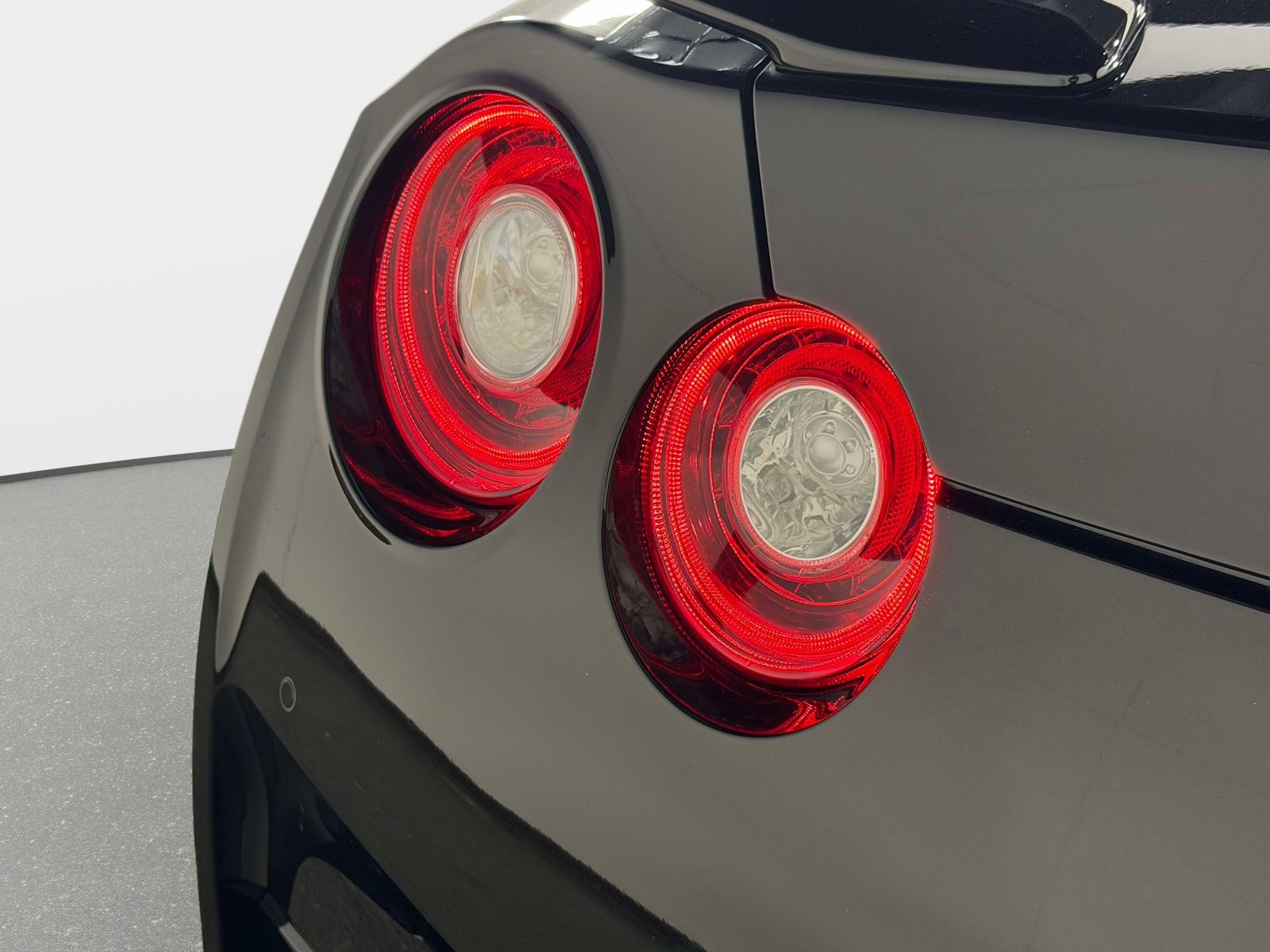 Used 2021 Nissan GT-R Premium AWD/4WD image 14