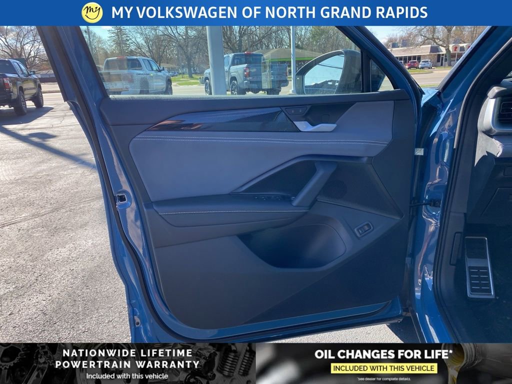 New 2026 Volkswagen Tiguan SE R-Line image 6