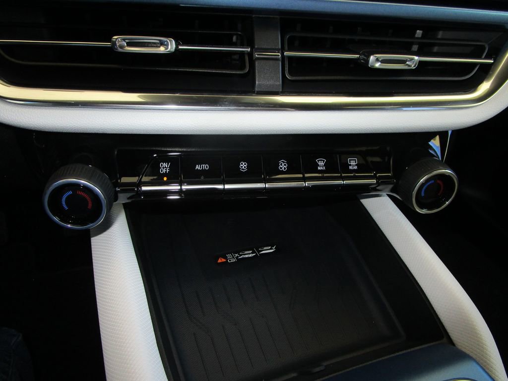 New 2026 Chevrolet Equinox EV LT w/ Convenience Package II image 32