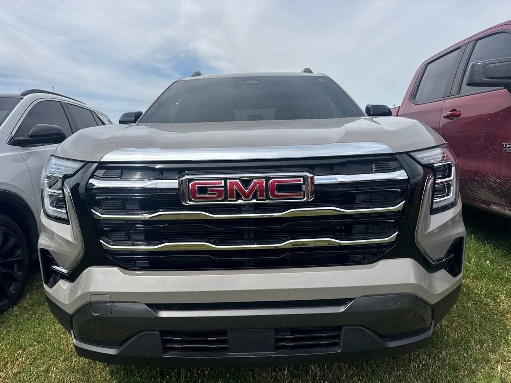 Used 2025 GMC Terrain Elevation w/ Elevation Premium Package AWD/4WD image 2