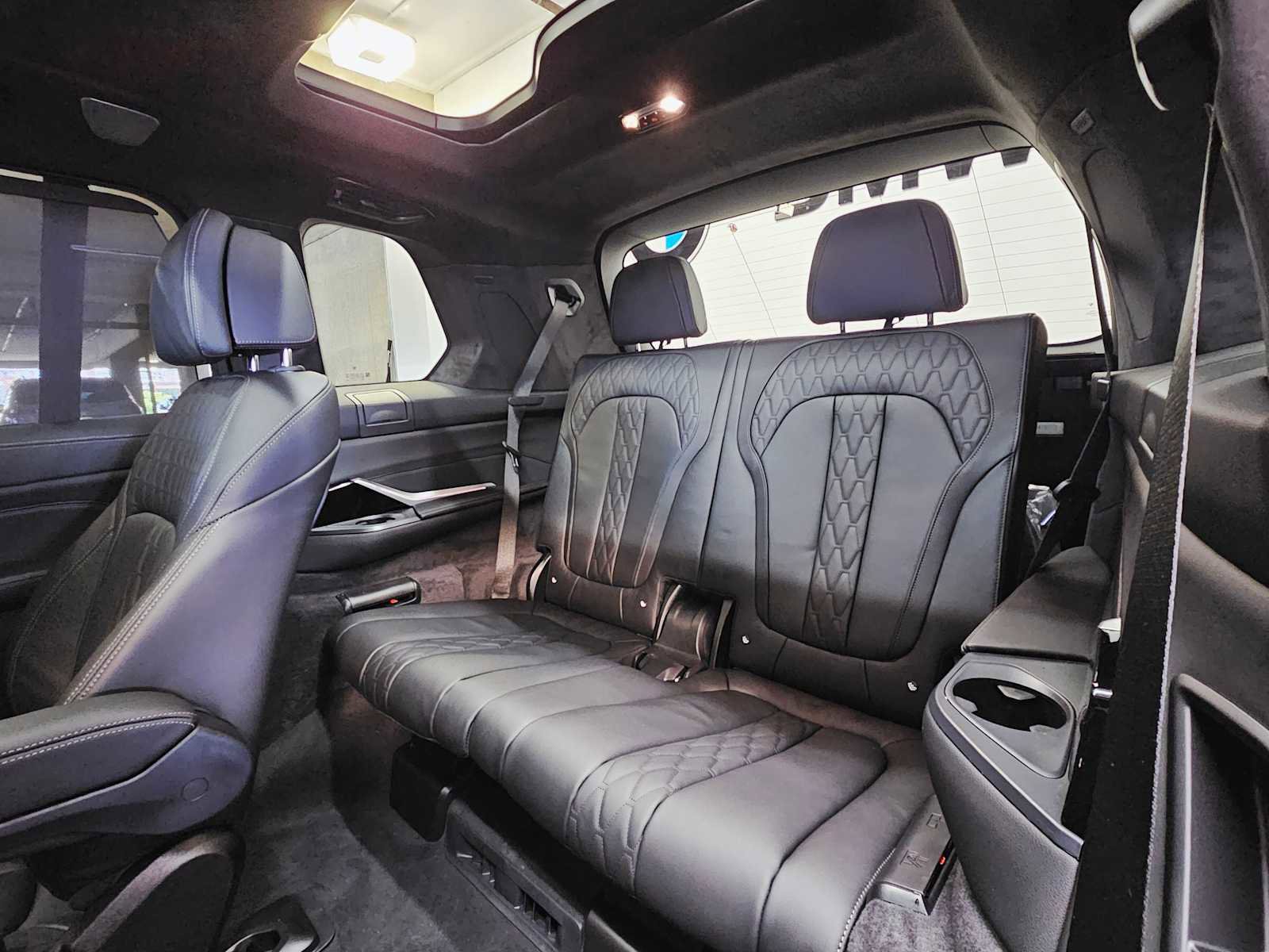 New 2026 BMW ALPINA XB7 image 27