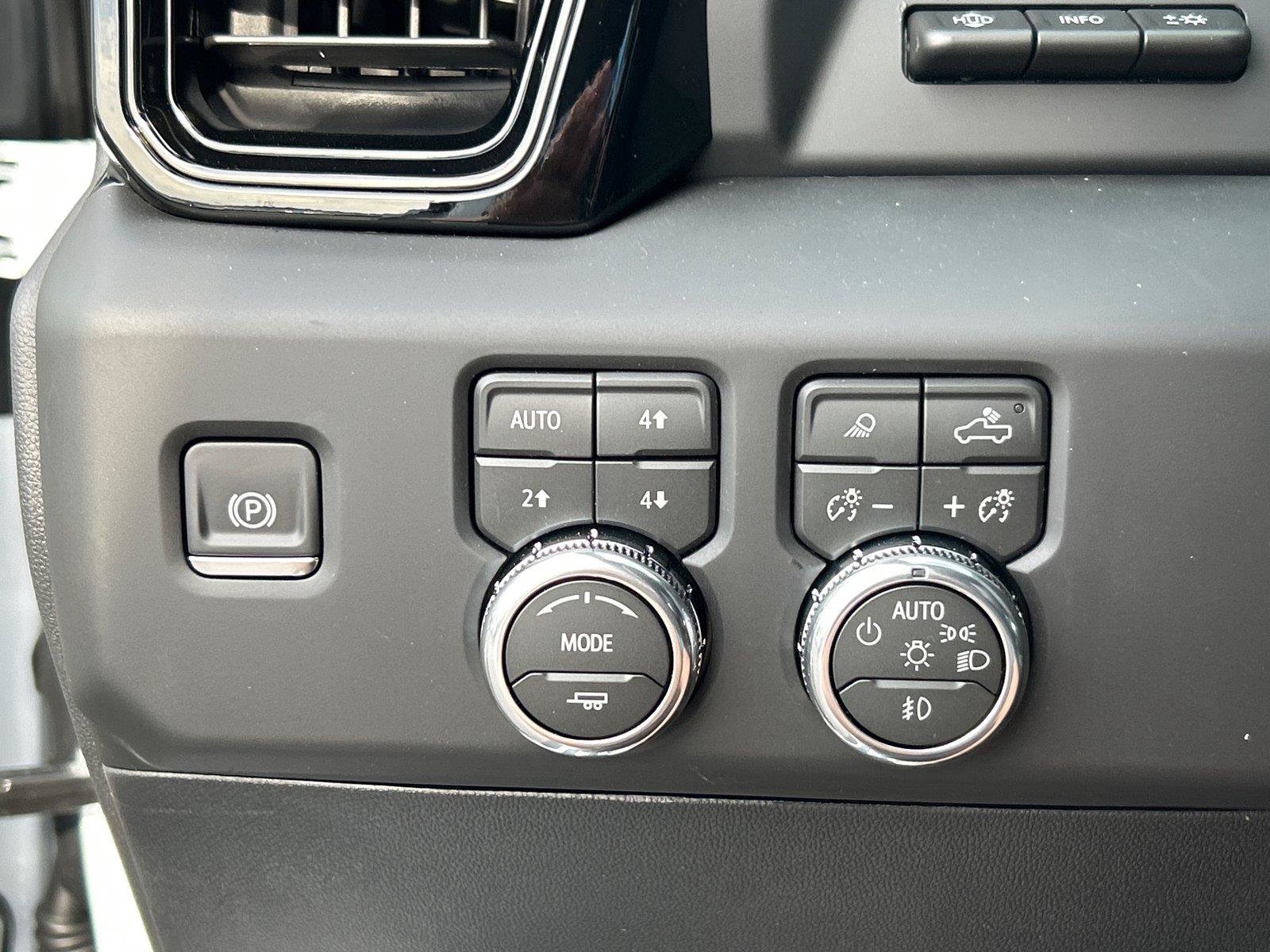 New 2026 GMC Sierra 2500 AT4 w/ AT4 Premium Plus Package AWD/4WD image 29