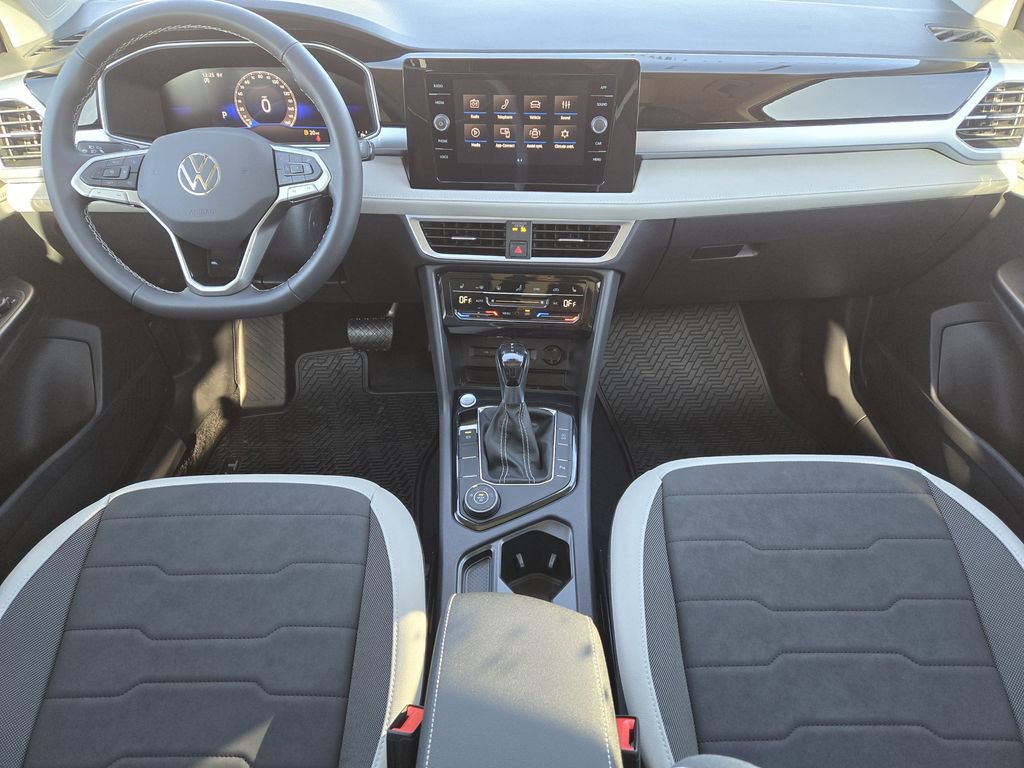 New 2026 Volkswagen Taos SE image 21