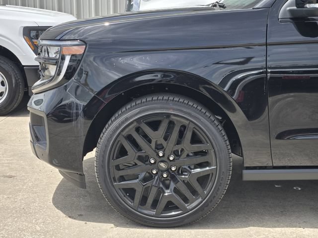 New 2026 Ford Expedition Platinum w/ Stealth Performance Package AWD/4WD image 6