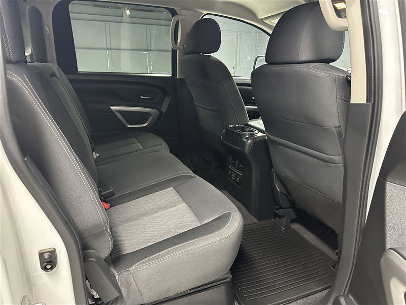 Used 2021 Nissan Titan SV w/ SV Convenience Package image 12