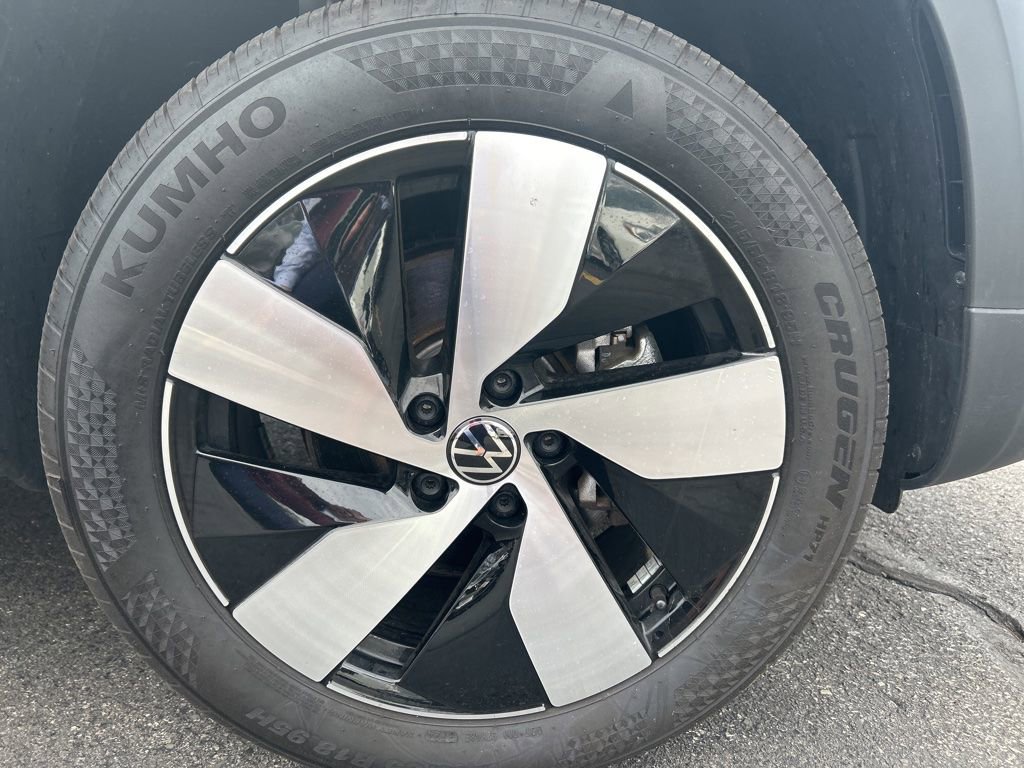 Used 2025 Volkswagen Taos S AWD/4WD image 9