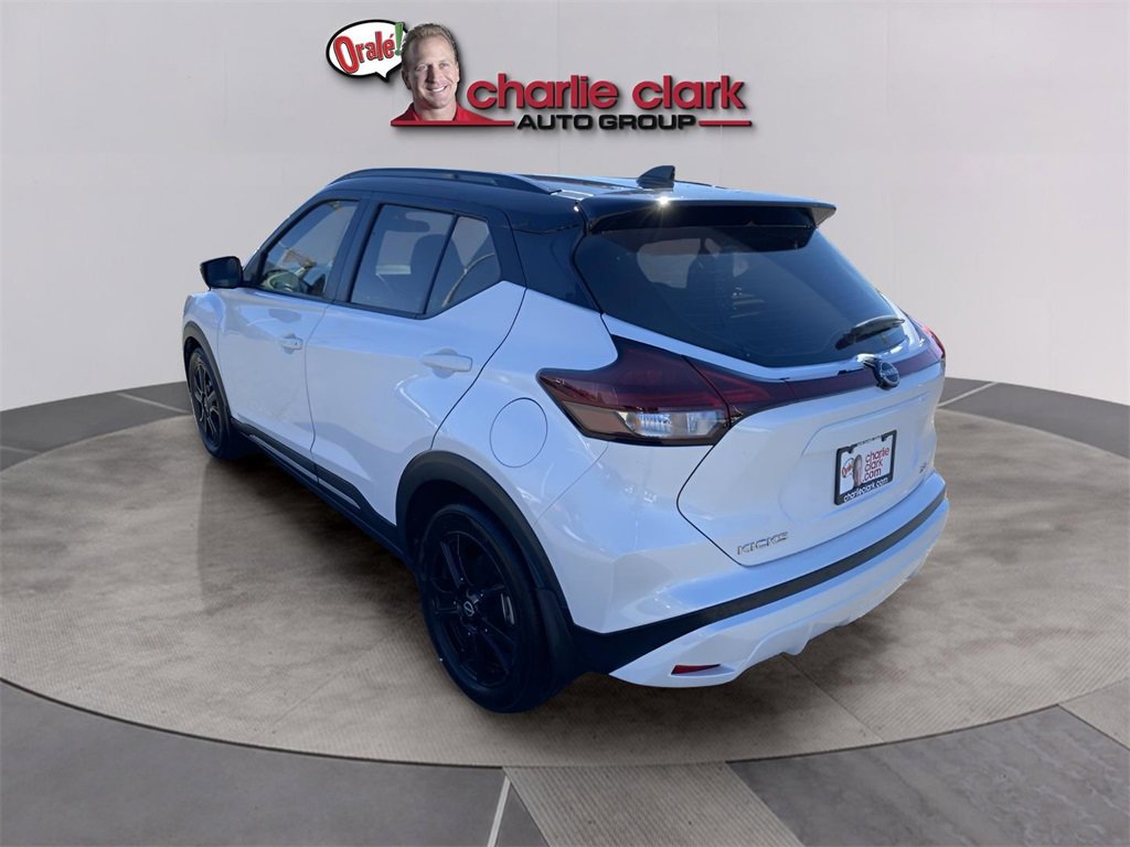 Used 2022 Nissan Kicks SR image 3