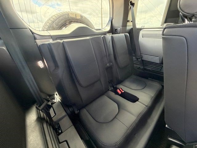New 2026 Land Rover Defender 110 X AWD/4WD image 17
