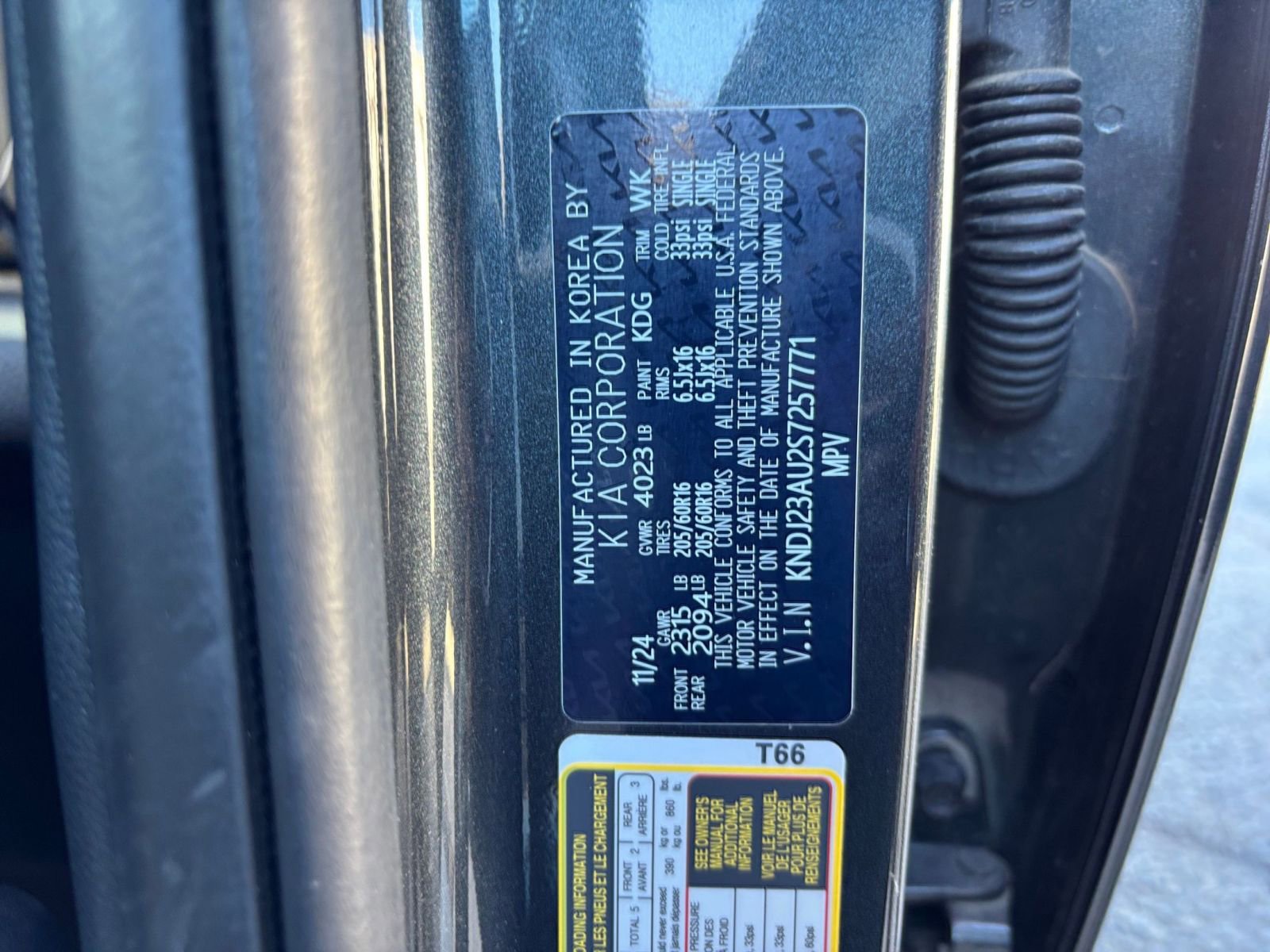 Used 2025 Kia Soul LX w/ LX Technology Package FWD image 27
