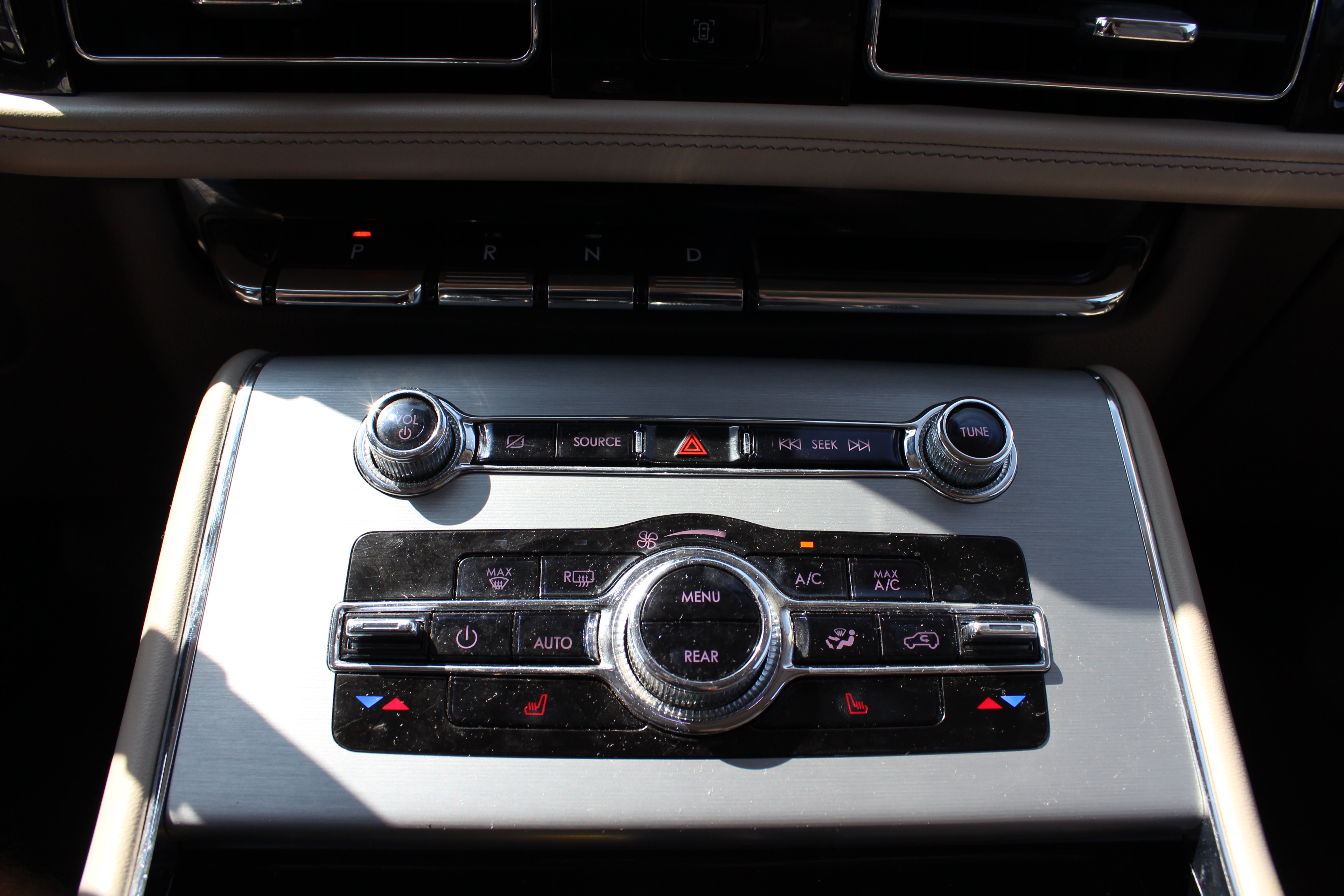 Used 2021 Lincoln Aviator AWD image 12