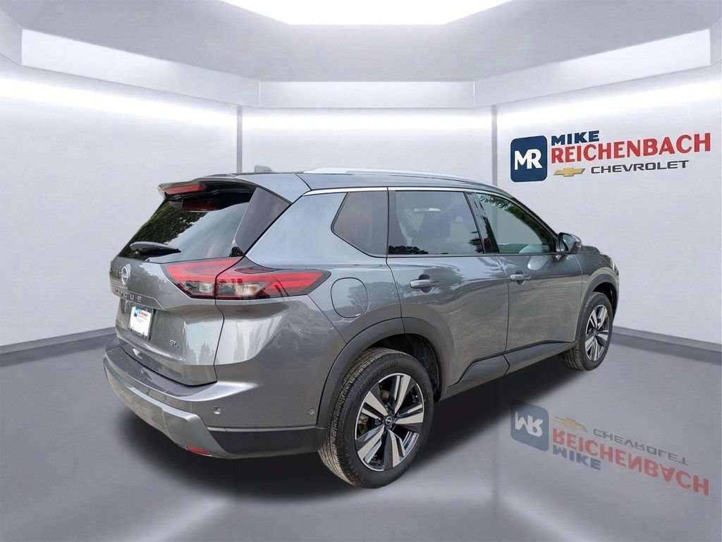 Used 2026 Nissan Rogue SL FWD image 4