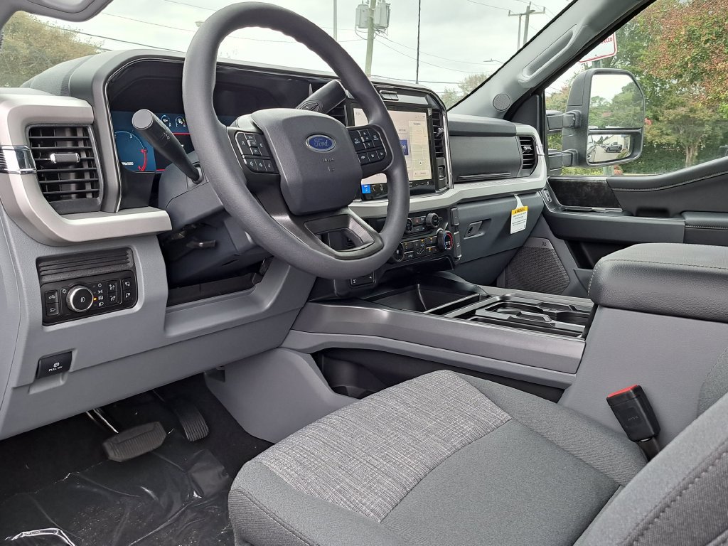 New 2026 Ford F350 XLT w/ XLT Premium Package AWD/4WD image 9