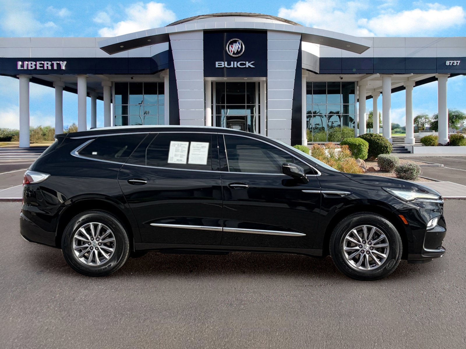 Used 2023 Buick Enclave Premium FWD image 2