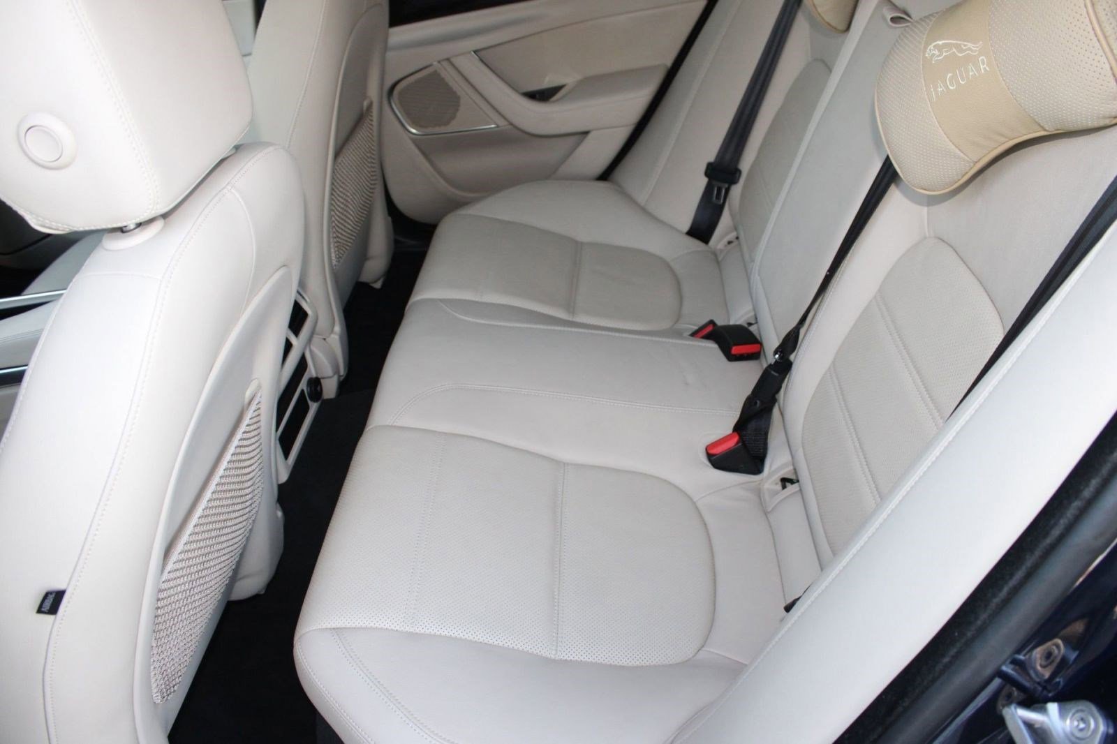 Used 2020 Jaguar XE S image 14