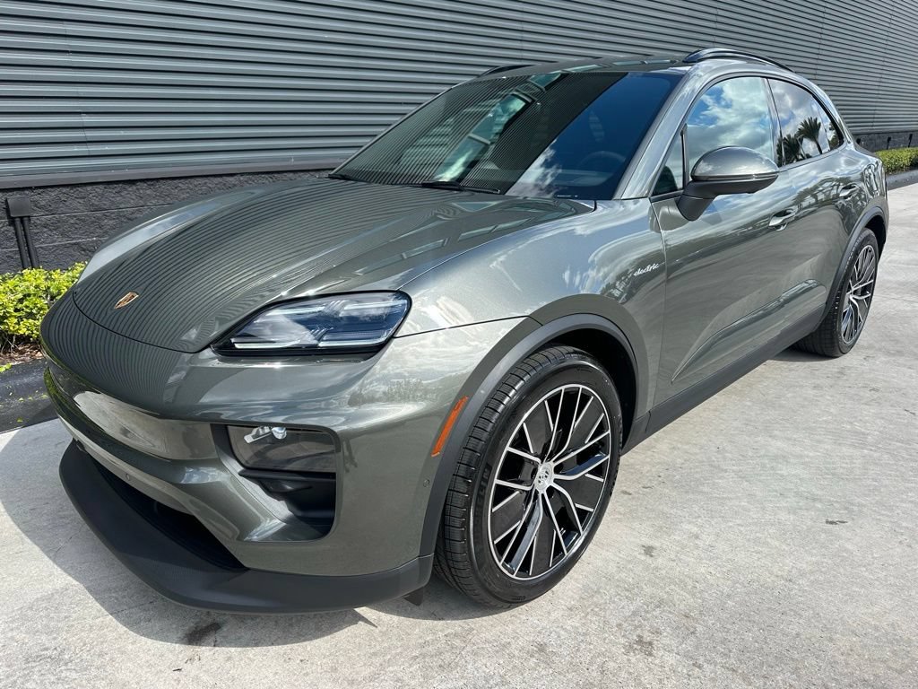 Used 2026 Porsche Macan Electric RWD image 7