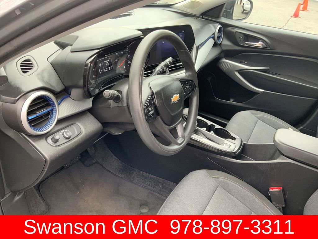 Used 2024 Chevrolet Trax LS w/ Driver Confidence Package image 11