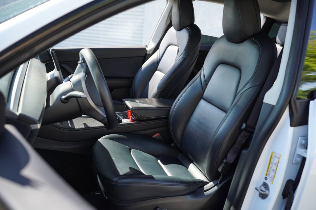 Used 2022 Tesla Model Y Performance image 23