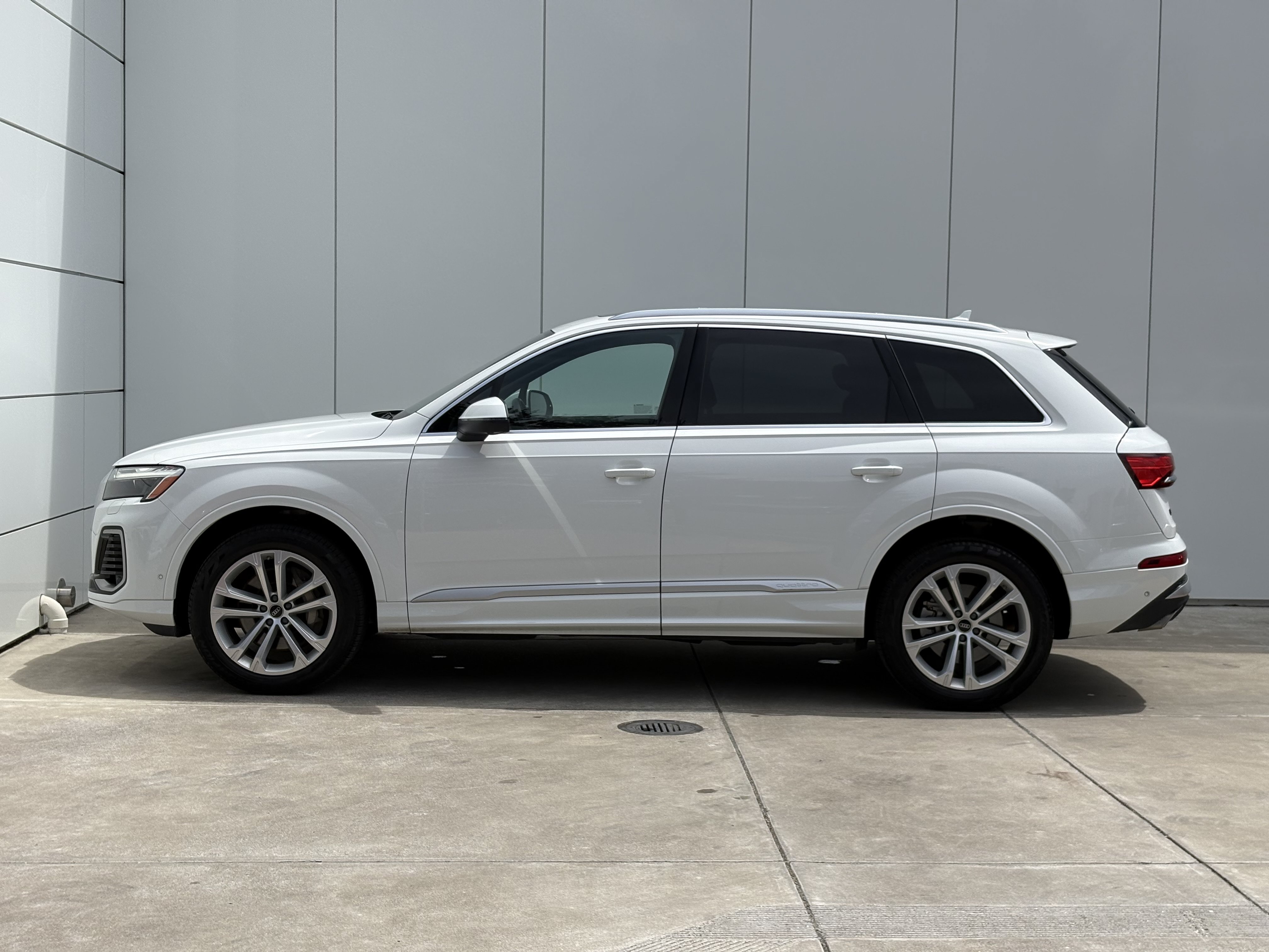 Used 2025 Audi Q7 3.0T Premium Plus AWD/4WD image 4