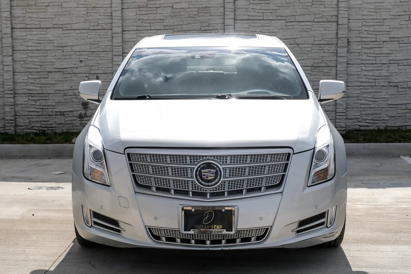 Used 2015 Cadillac XTS Platinum AWD/4WD image 3