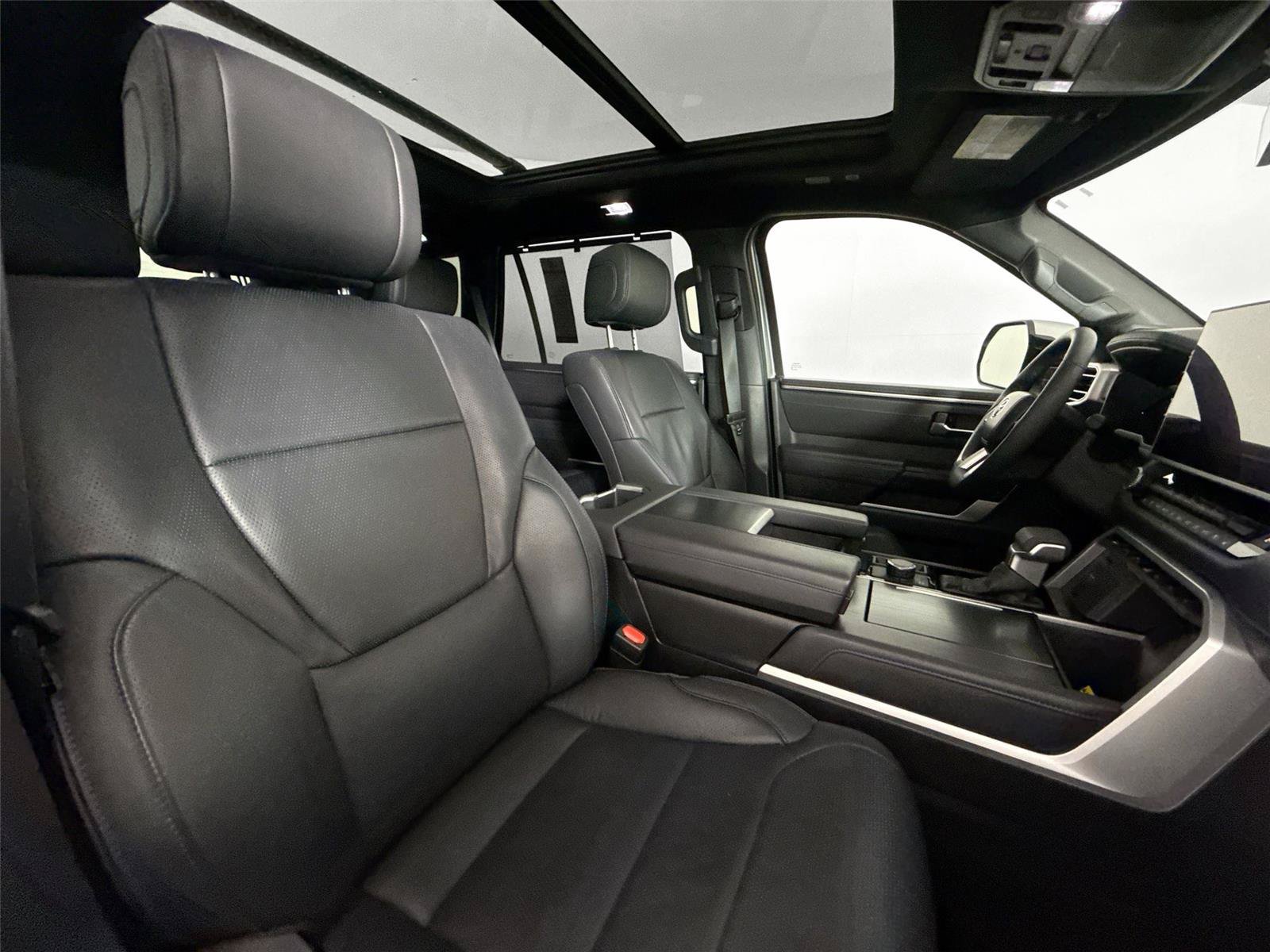 Certified 2025 Toyota Sequoia Platinum AWD/4WD image 45