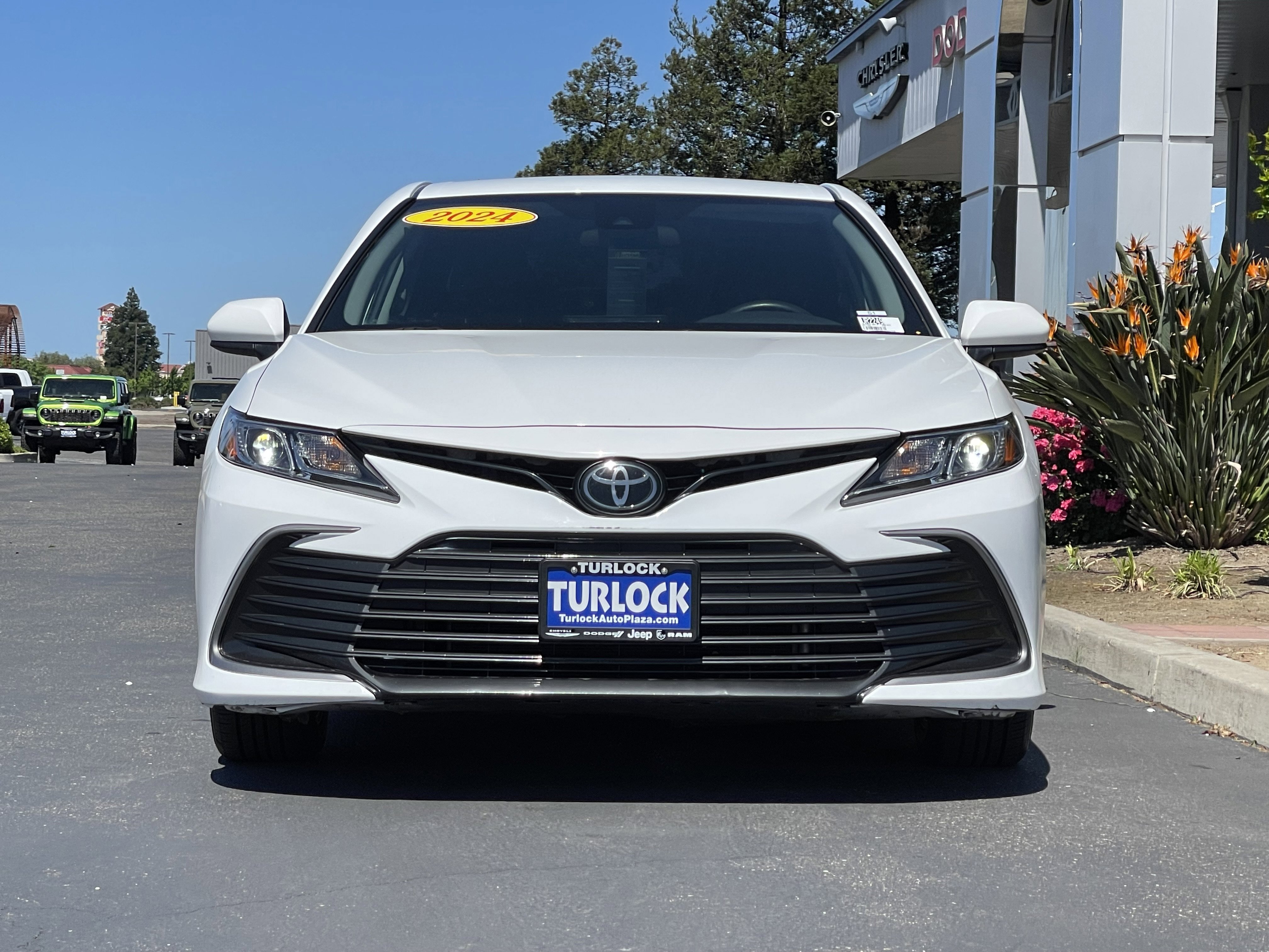 Used 2024 Toyota Camry LE FWD image 5