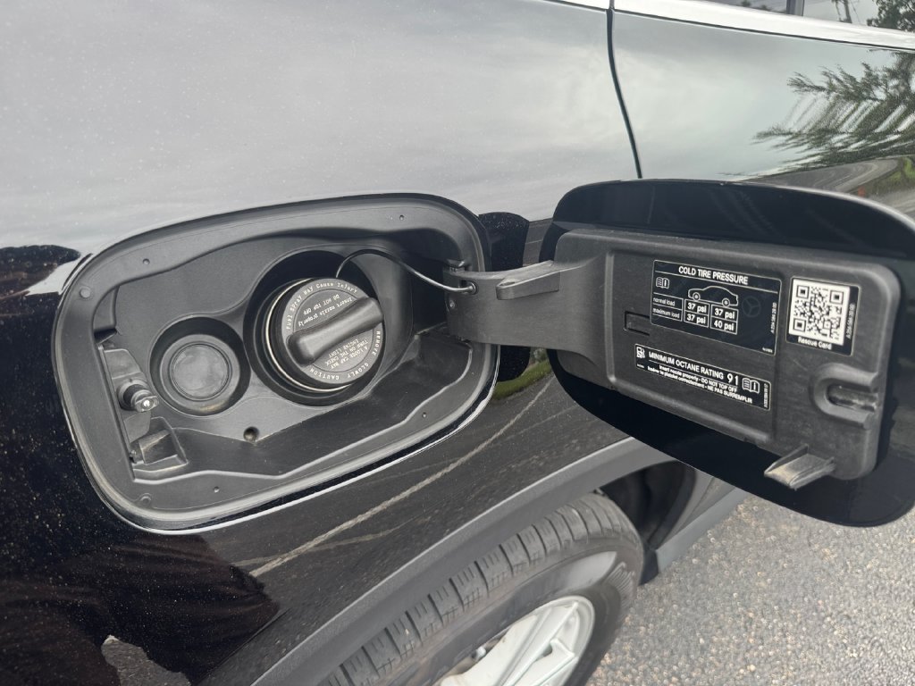 Used 2023 Mercedes-Benz GLC 300 4MATIC image 16