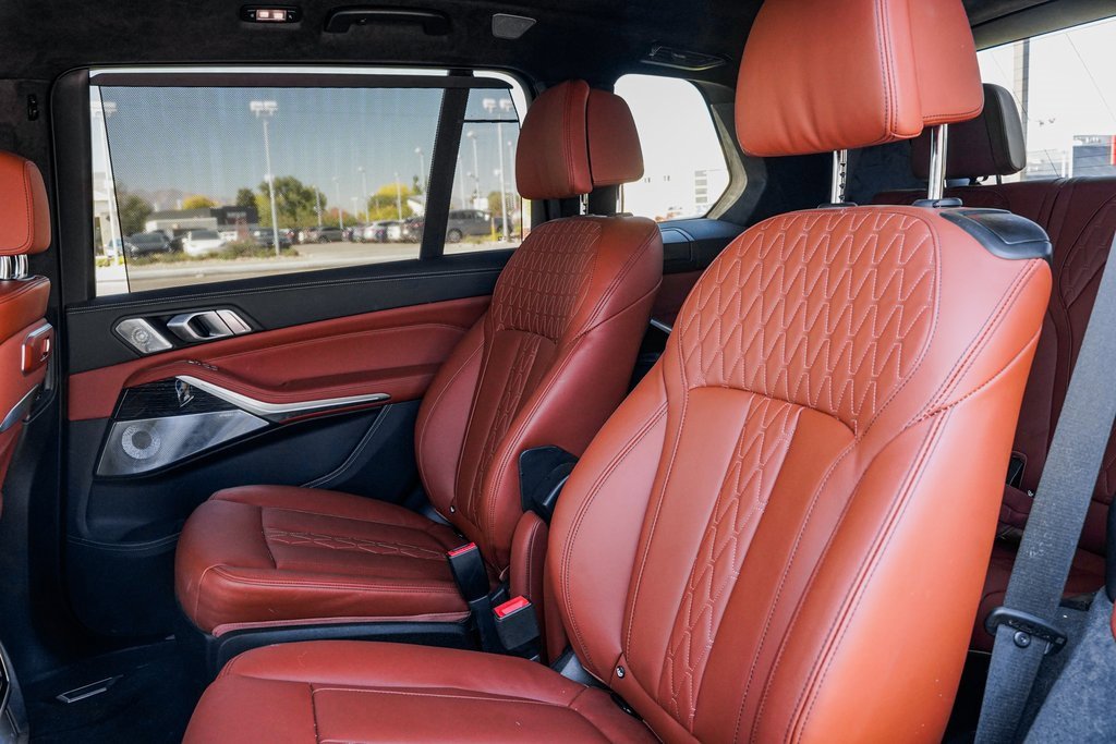 Used 2025 BMW X7 M60i image 19