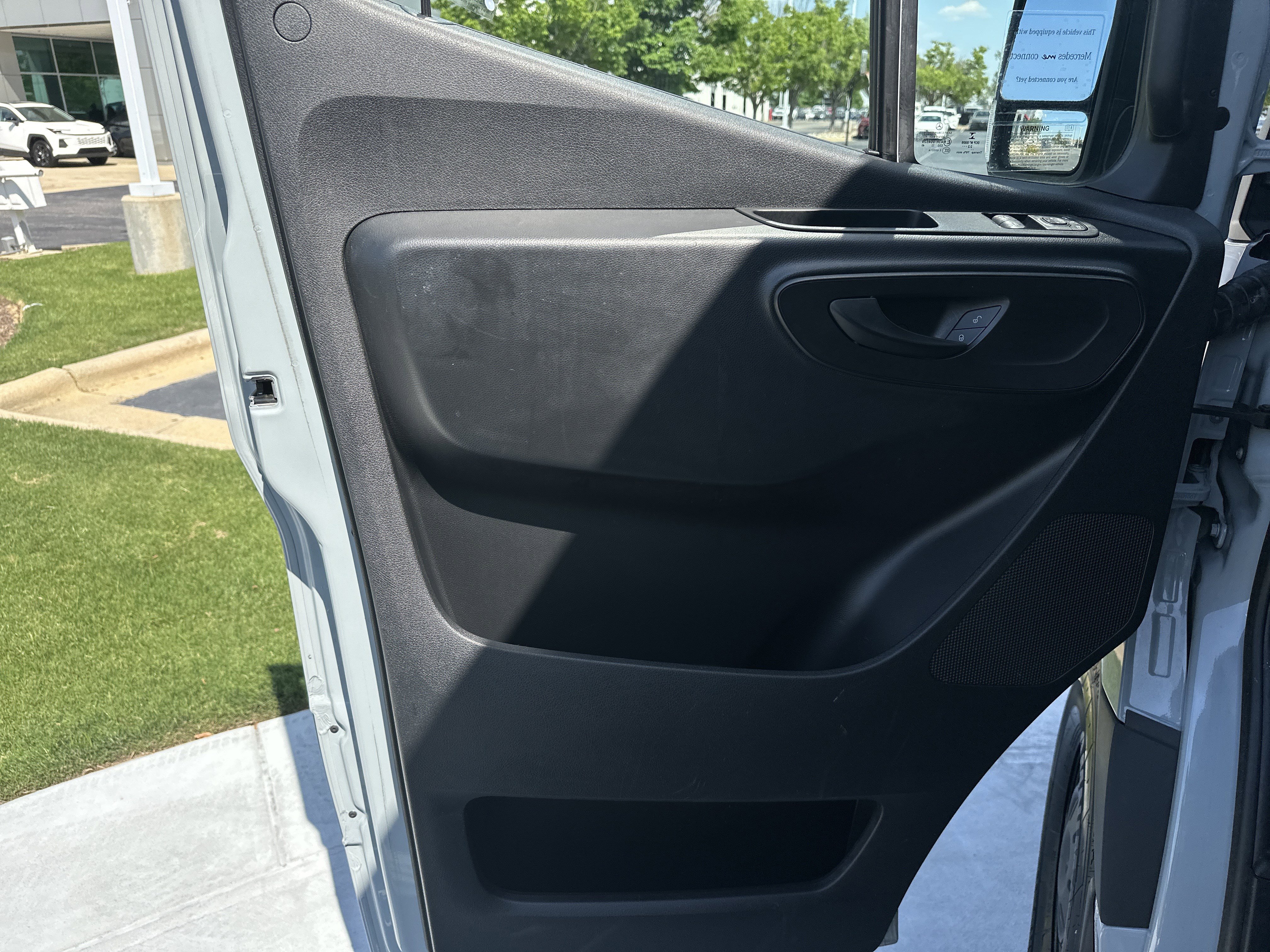 Used 2023 Mercedes-Benz Sprinter 2500 image 14