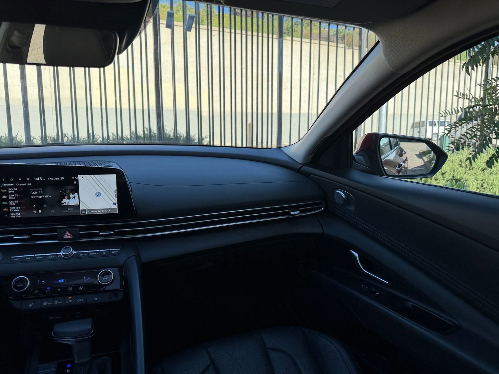 Used 2025 Hyundai Elantra Limited image 37