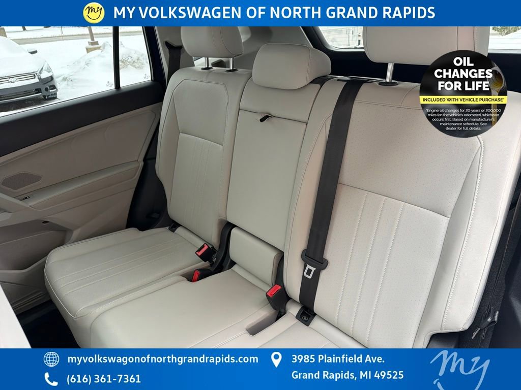 Used 2022 Volkswagen Tiguan SE w/ Panoramic Sunroof Package image 31