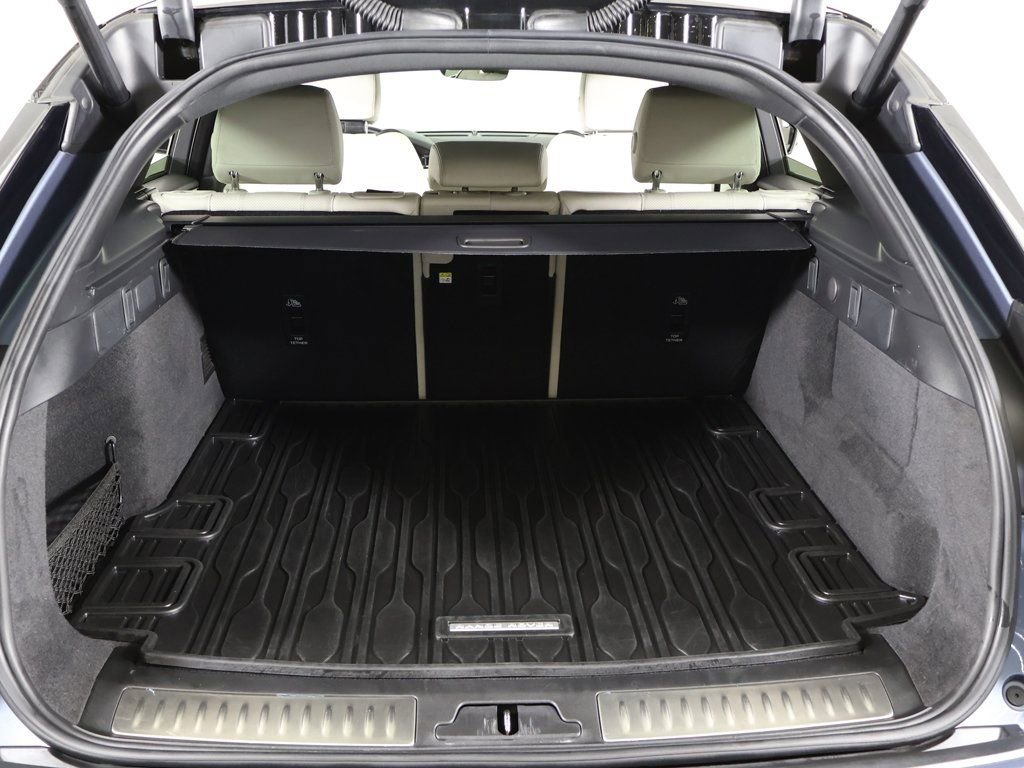 Used 2023 Land Rover Range Rover Velar R-Dynamic S image 23