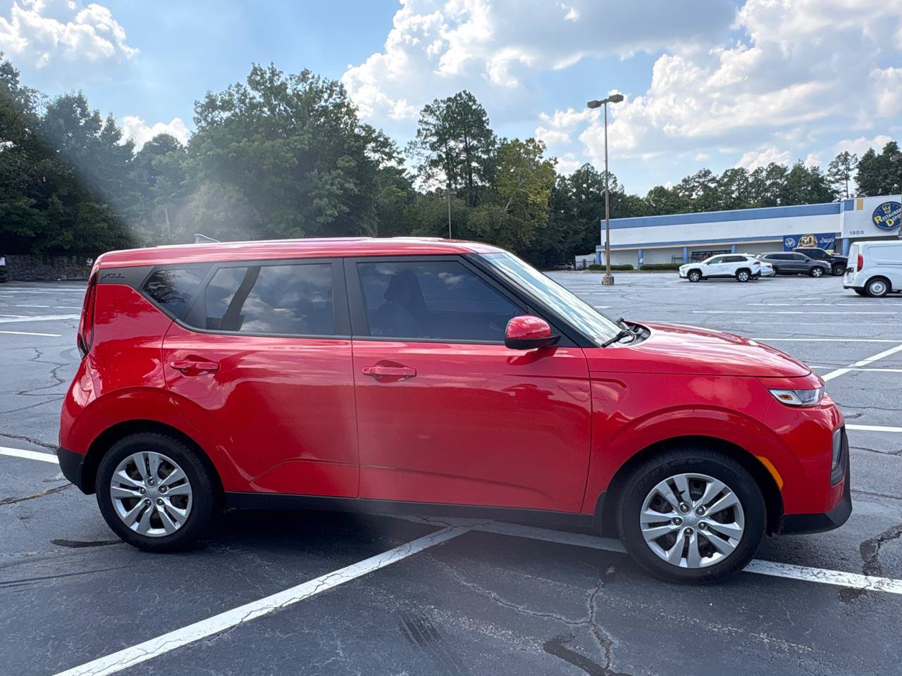 Used 2022 Kia Soul LX FWD image 4