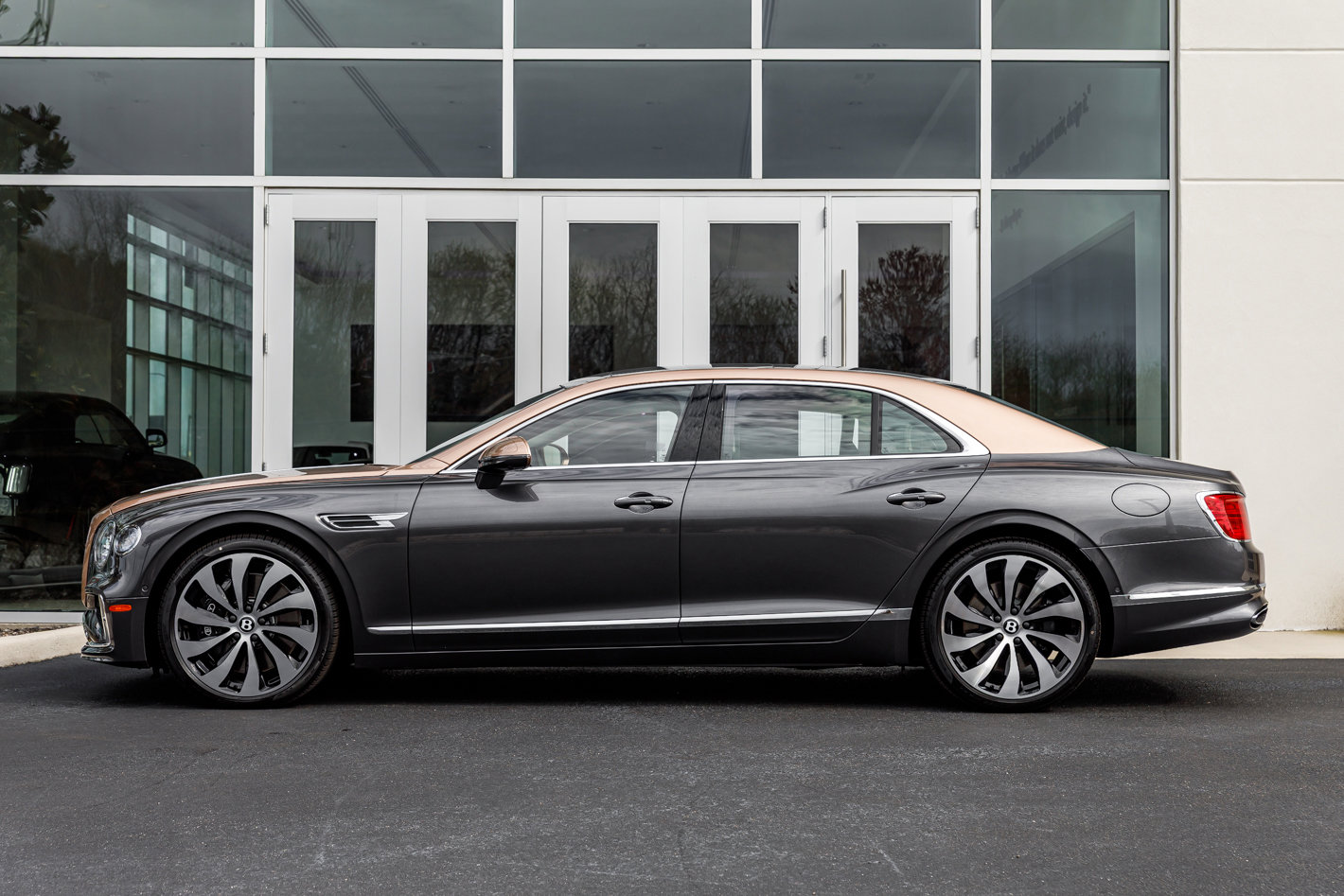 New 2026 Bentley Flying Spur Plug-In Hybrid image 7