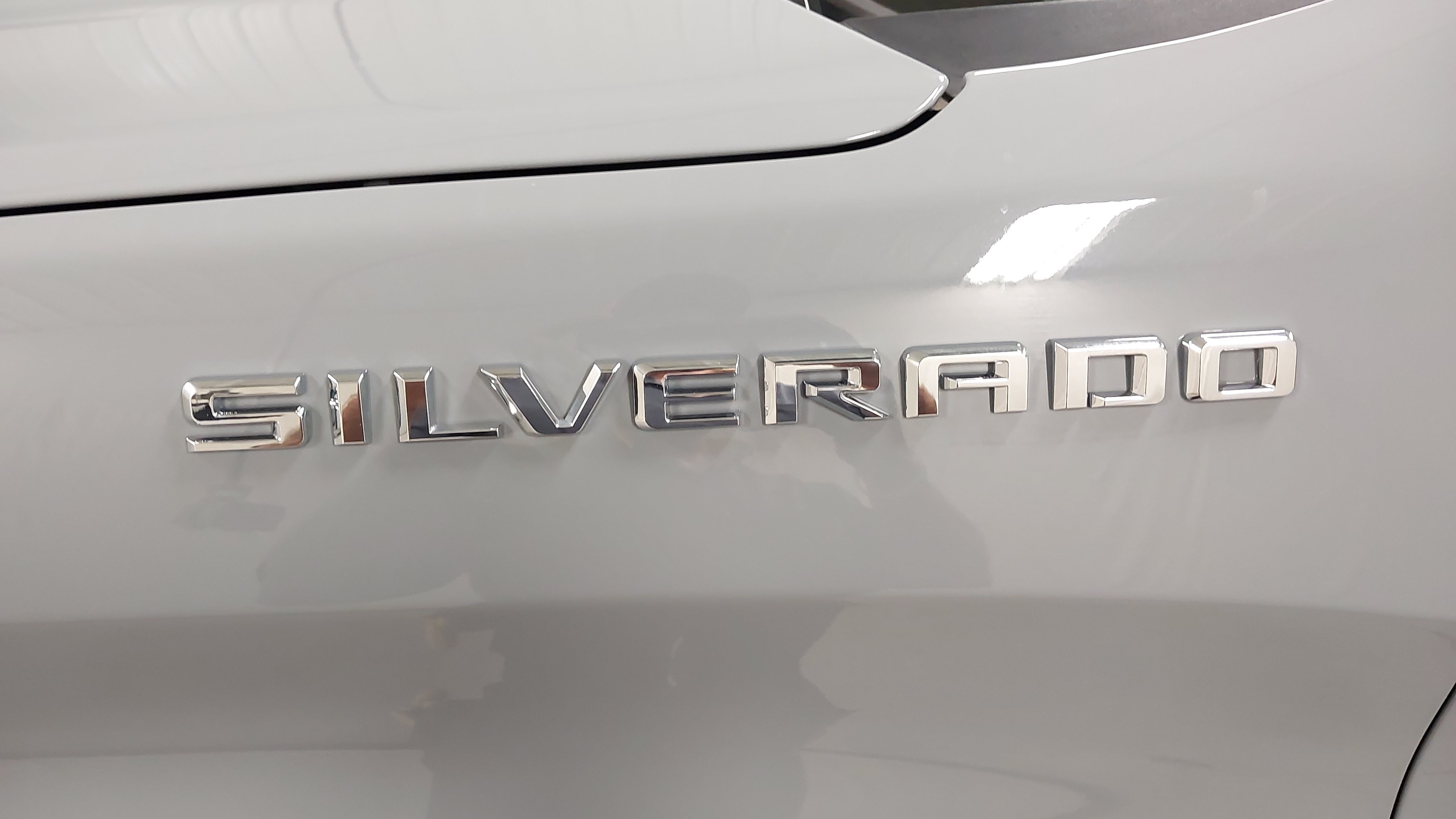 Used 2024 Chevrolet Silverado 1500 LT AWD/4WD image 32