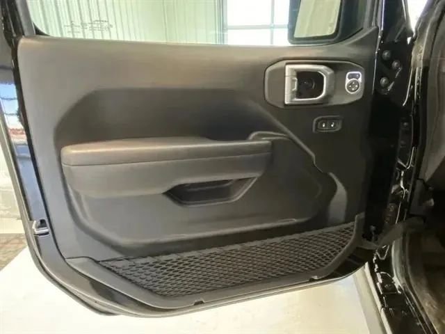 Used 2022 Jeep Wrangler Sport AWD/4WD image 8