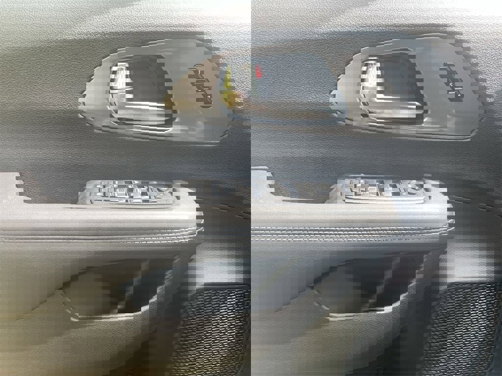 New 2026 Chrysler Pacifica Select image 13