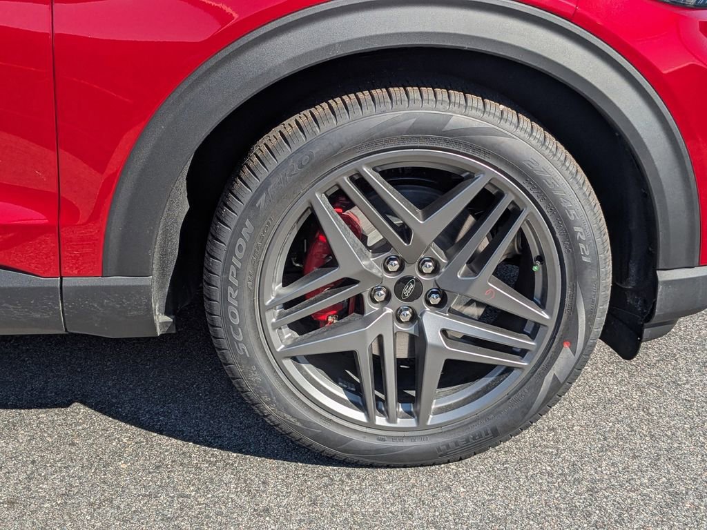 New 2026 Ford Explorer ST-Line w/ ST-Line Street Pack image 12